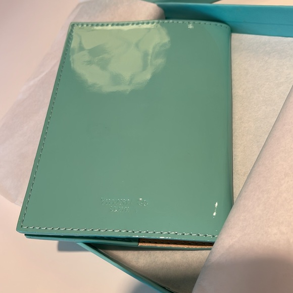 RARE Tiffany & Co. Patent Leather Passport Holder Pristine - Picture 4 of 5